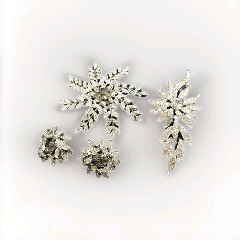 Vintage Sarah Coventry EVENING SNOWFLAKE Brooch & Pendant, & Clip Earring Set